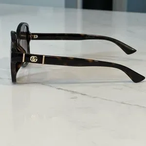 Gucci | Accessories | Gucci Square Monochromatic Sunglasses  display picture 1